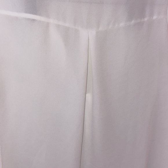 Buttoned Collar Blouse || White - Picture 7 of 7